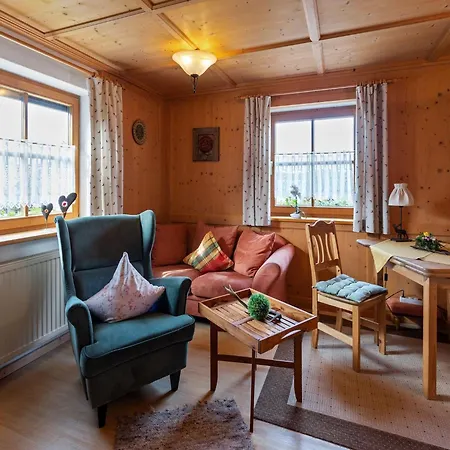 アパート Alpenapartment Mit Garten Trauchgau