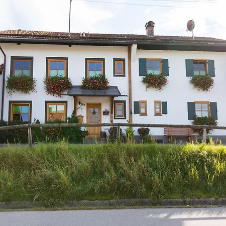 Alpenapartment Mit Garten Apartament
