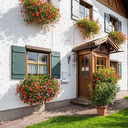 Alpenapartment Mit Garten