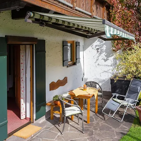Alpenapartment Mit Garten *