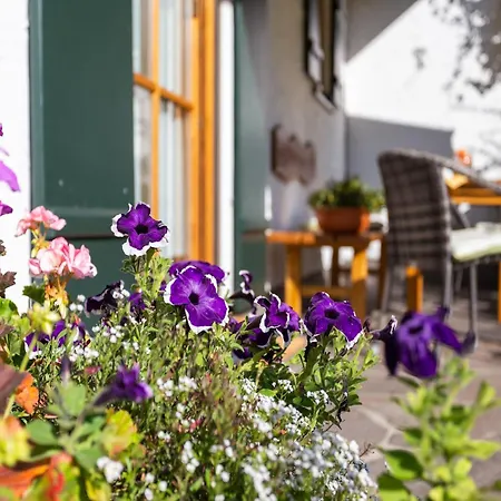 Alpenapartment Mit Garten
