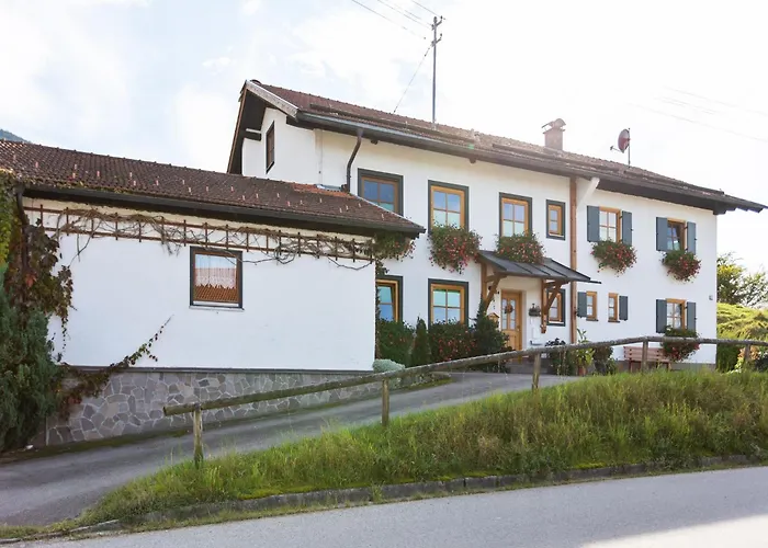 Alpenapartment Mit Garten *
